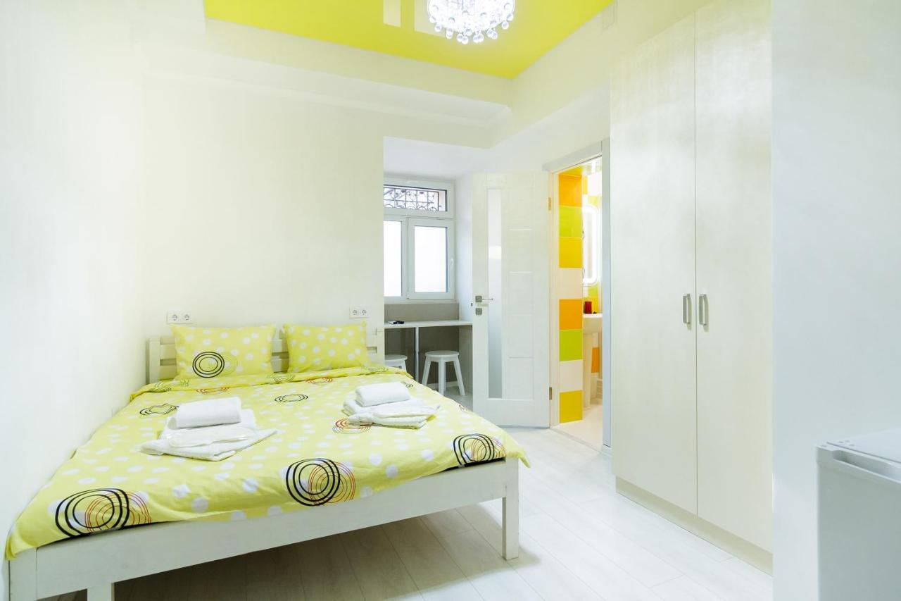 Art Apartments On Deribasovskaya オデッサ エクステリア 写真