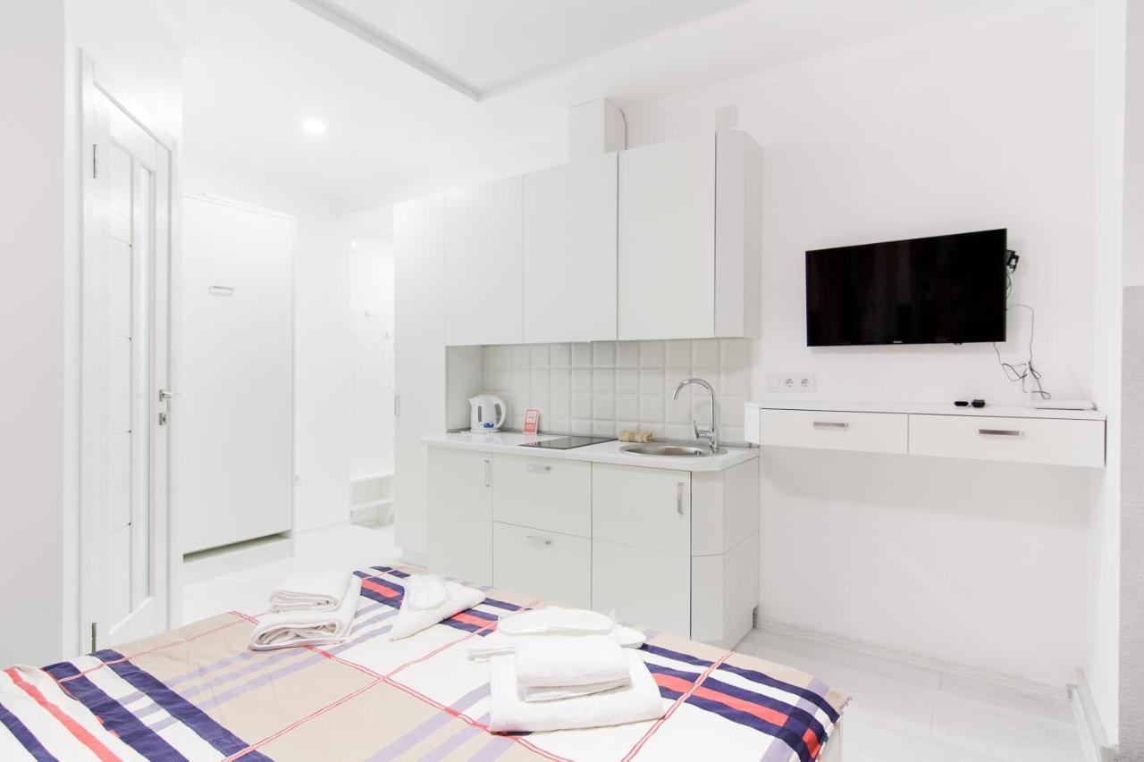 Art Apartments On Deribasovskaya オデッサ エクステリア 写真