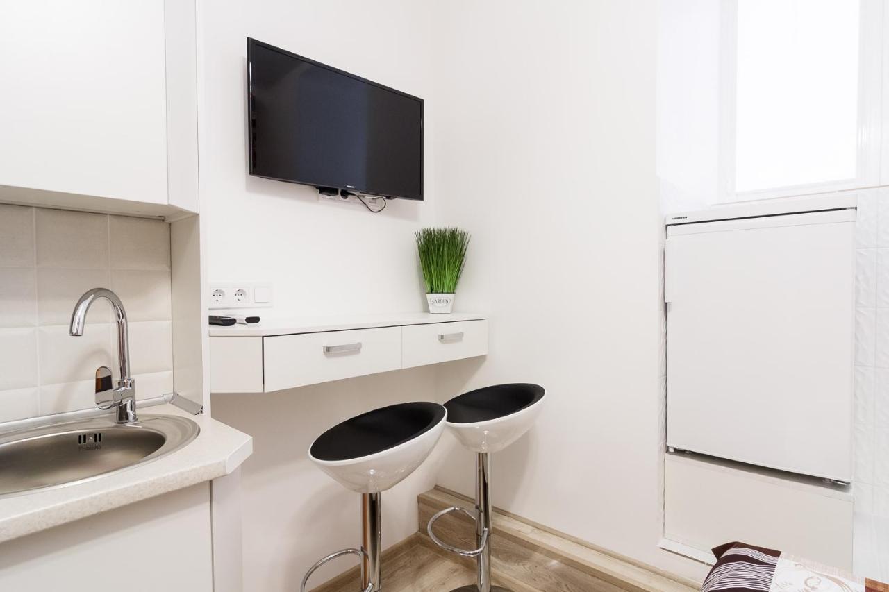 Art Apartments On Deribasovskaya オデッサ エクステリア 写真